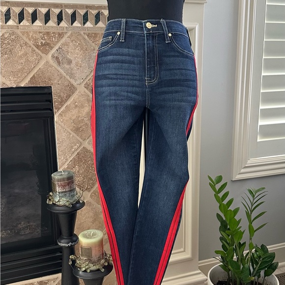 No boundaries super slim high rise jeans. - Picture 4 of 7